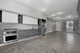 2639 Hamlin Avenue - Photo 4