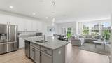 153 Roslyn Place - Photo 4