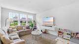 153 Roslyn Place - Photo 9