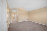 946 Cynthia Lane - Photo 15