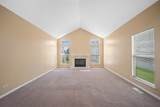 946 Cynthia Lane - Photo 5