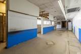 300 Illinois Avenue - Photo 11