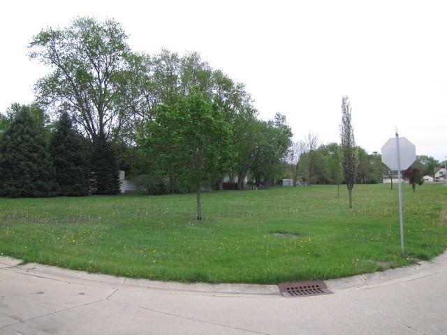 300 Deerfield Drive - Photo 1