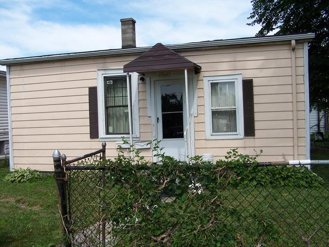 15937 Myrtle Avenue - Photo 1