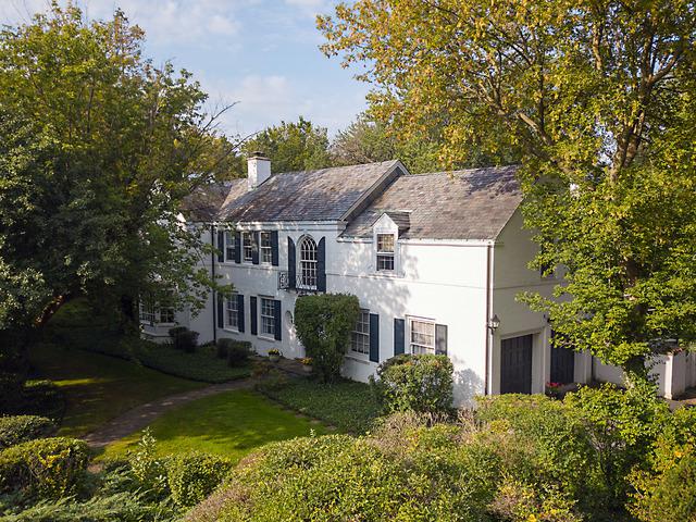 220 De Windt Road - Photo 1