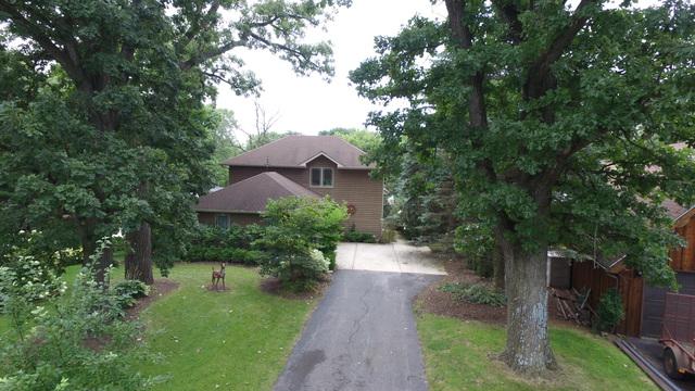 215 Lakeview Court - Photo 1