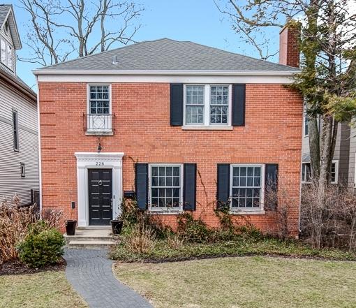 228 Franklin Avenue - Photo 1