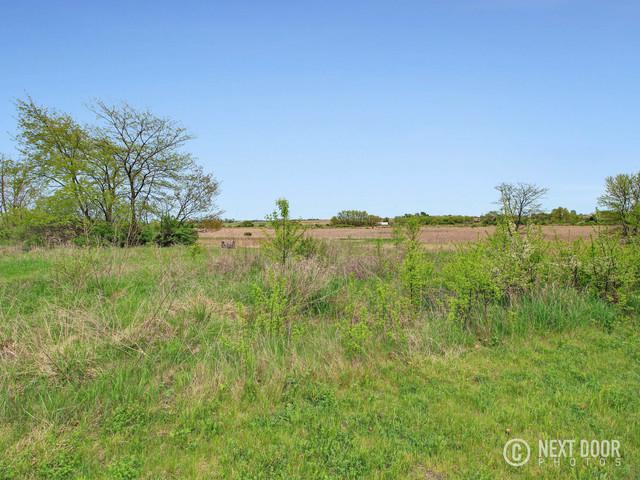 3533 Pinewood Drive - Photo 1