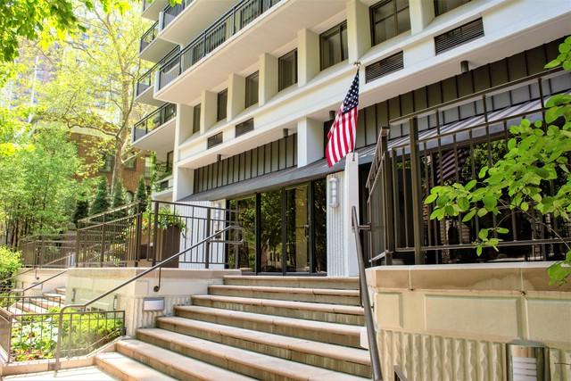 1430 Astor Street - Photo 1