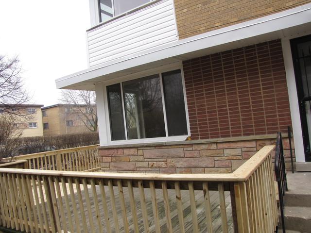 9018 Skokie Boulevard - Photo 1