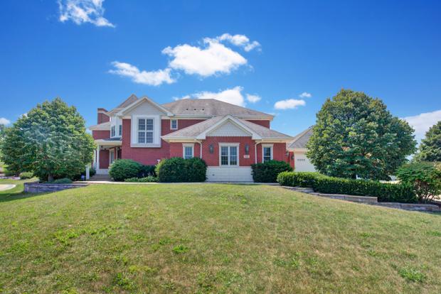 7456 Huntington Court - Photo 1