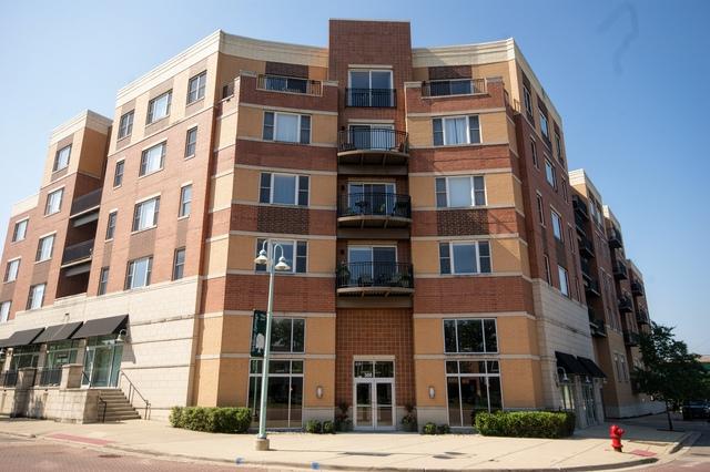 300 Village Circle - Photo 1