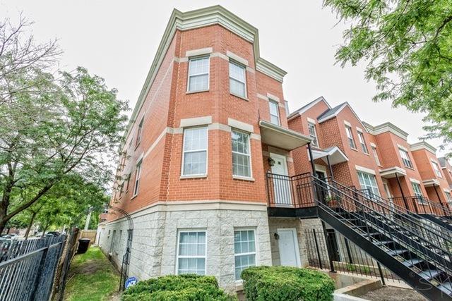 1493 Larrabee Street - Photo 1