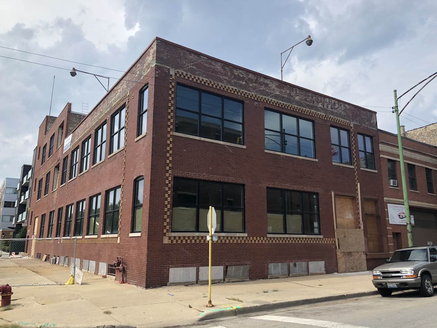 1134 Hubbard Street - Photo 1
