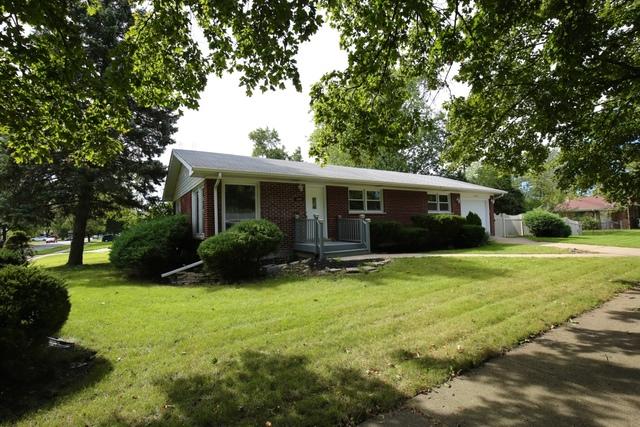 15606 Woodlawn East Avenue - Photo 1