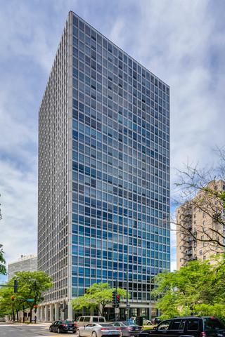 2400 Lakeview Avenue - Photo 1
