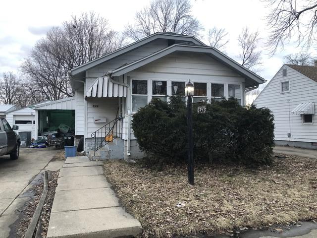 824 Maple Street - Photo 1