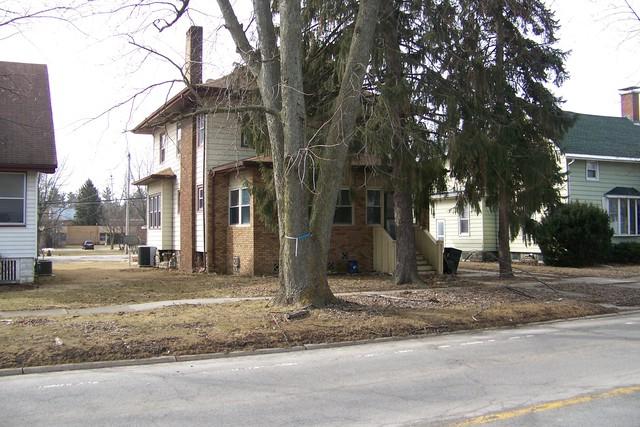 307 Oak Street - Photo 1