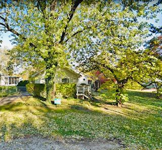 945 Forest Avenue - Photo 1