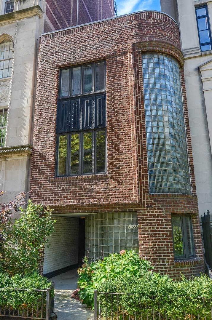 1328 State Parkway - Photo 1