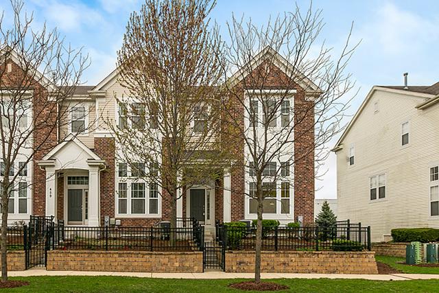 451 Plaza Place - Photo 1