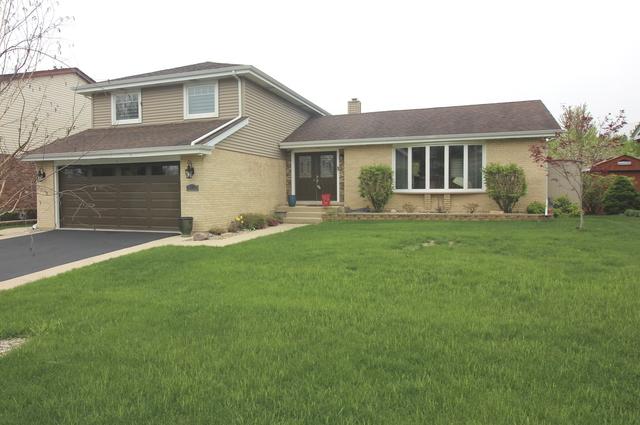 913 Surrey Road - Photo 1