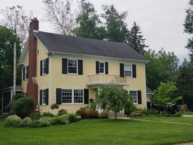2202 Woodlawn Drive - Photo 1
