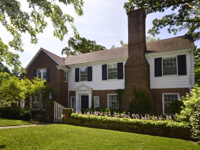222 Dempster Street - Photo 1