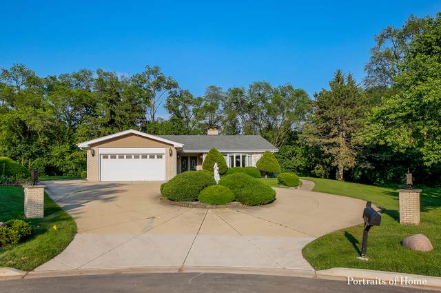 18W721 Avenue Chateaux N - Photo 1