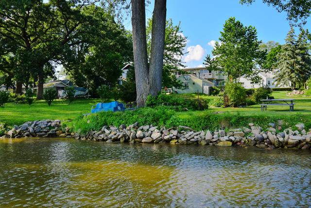 15 Lakeview Drive - Photo 1