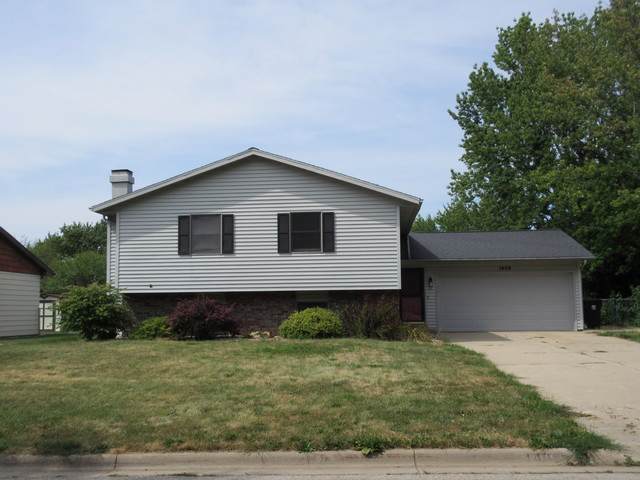 1406 Hanson Drive - Photo 1