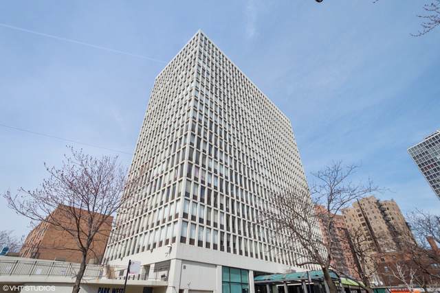 444 Fullerton Parkway - Photo 1