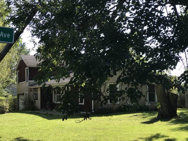637 Loucks Street - Photo 1