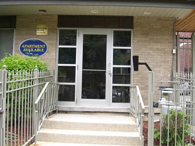 528 Wellington Avenue - Photo 1