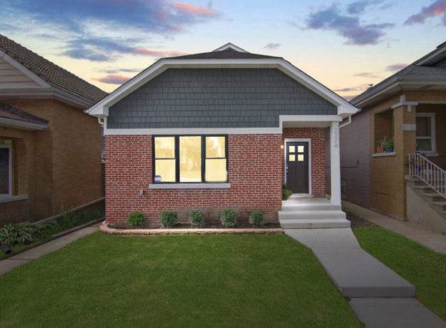 2726 East Avenue - Photo 1