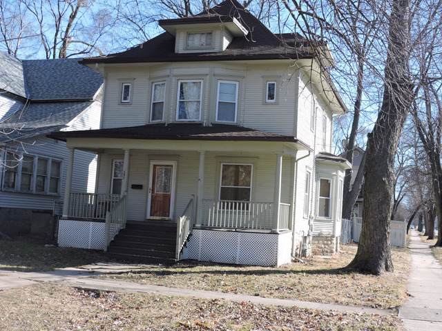 592 Rosewood Avenue - Photo 1
