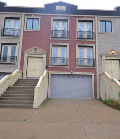 16W530 Bluff Road - Photo 1