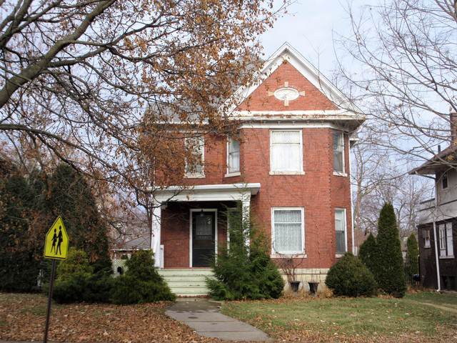 621 Western Avenue - Photo 1