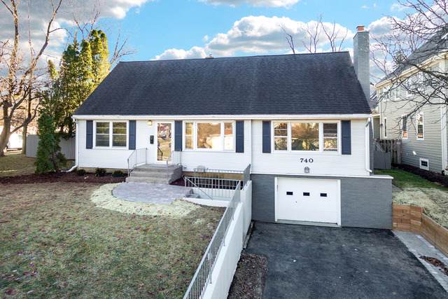 740 Prairie Avenue - Photo 1