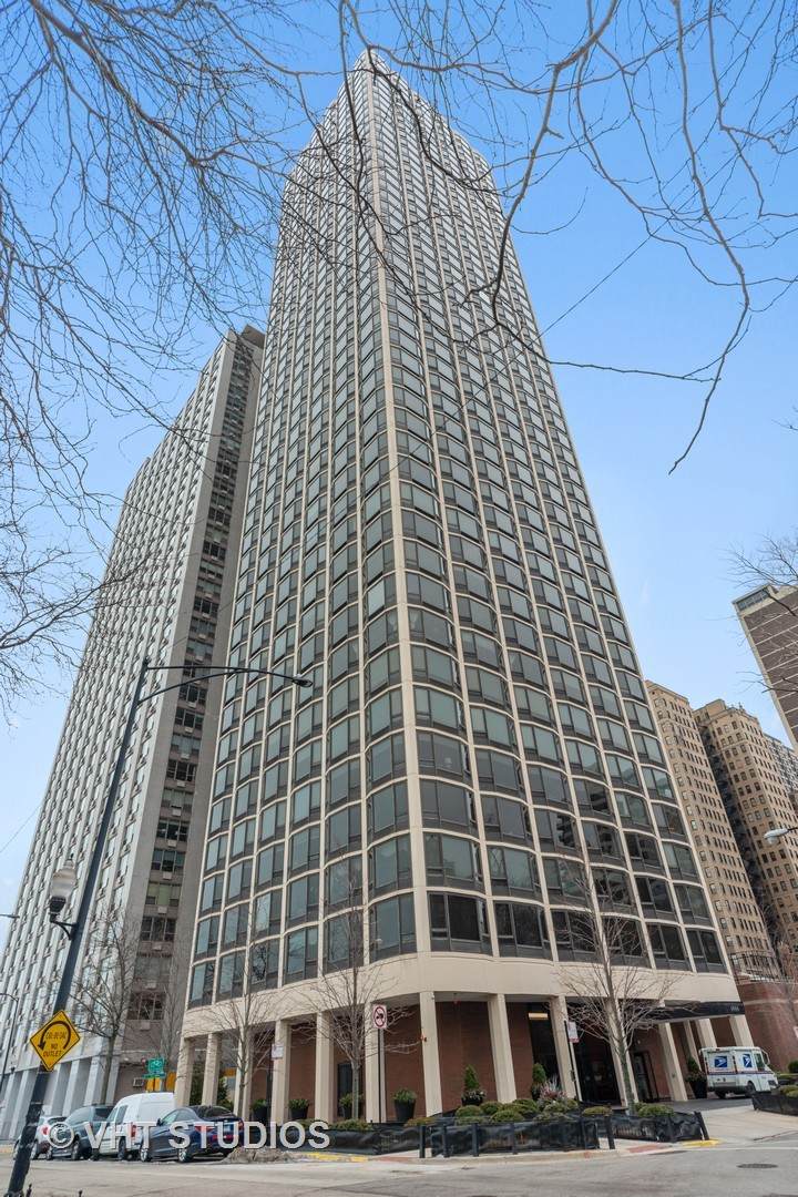 1555 Astor - Photo 1