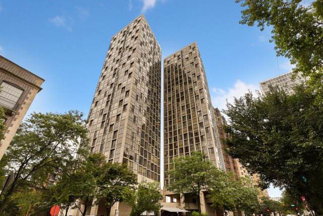 345 Fullerton Parkway - Photo 1