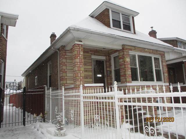 2247 Laramie Avenue - Photo 1
