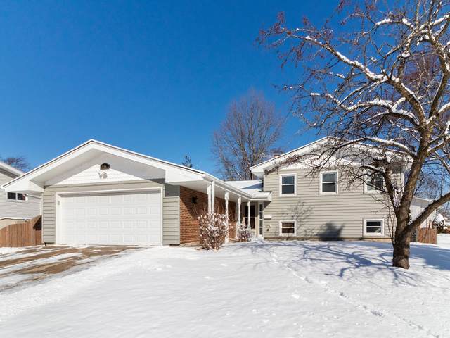 21W558 Huntington Road - Photo 1