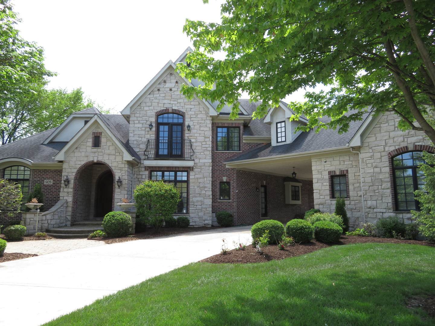 905 Jenna Court - Photo 1
