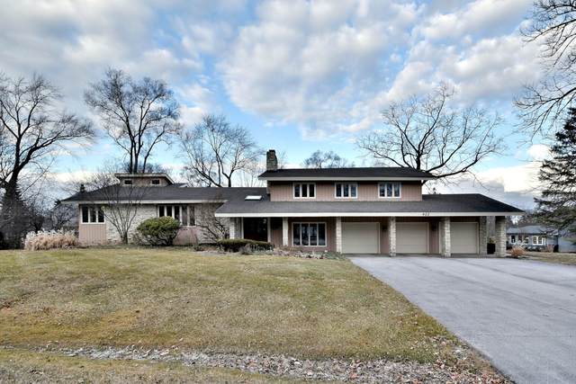 22W422 Elmwood Drive - Photo 1