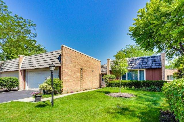 1921 Somerset Lane - Photo 1