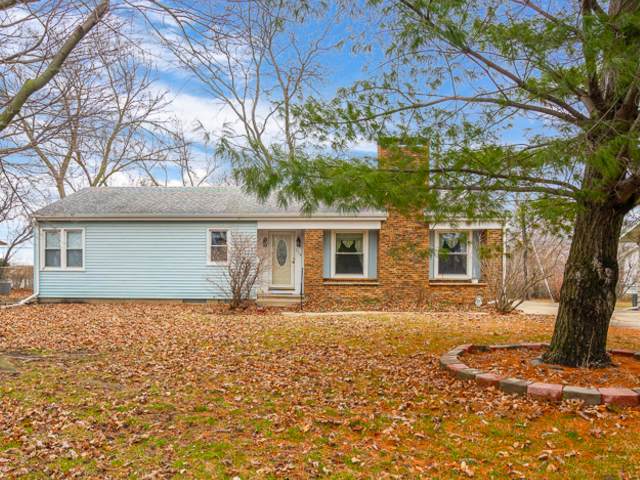 204 Robinson Drive - Photo 1