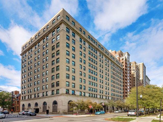 2100 Lincoln Park West Street - Photo 1 2100 Lincoln Park West Street - Photo 1