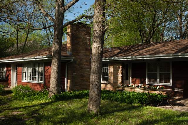 880 Oak Spring Lane - Photo 1