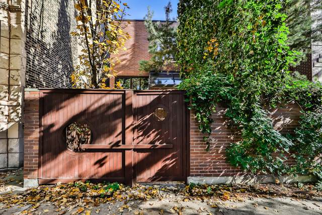 1829 Larrabee Street - Photo 1
